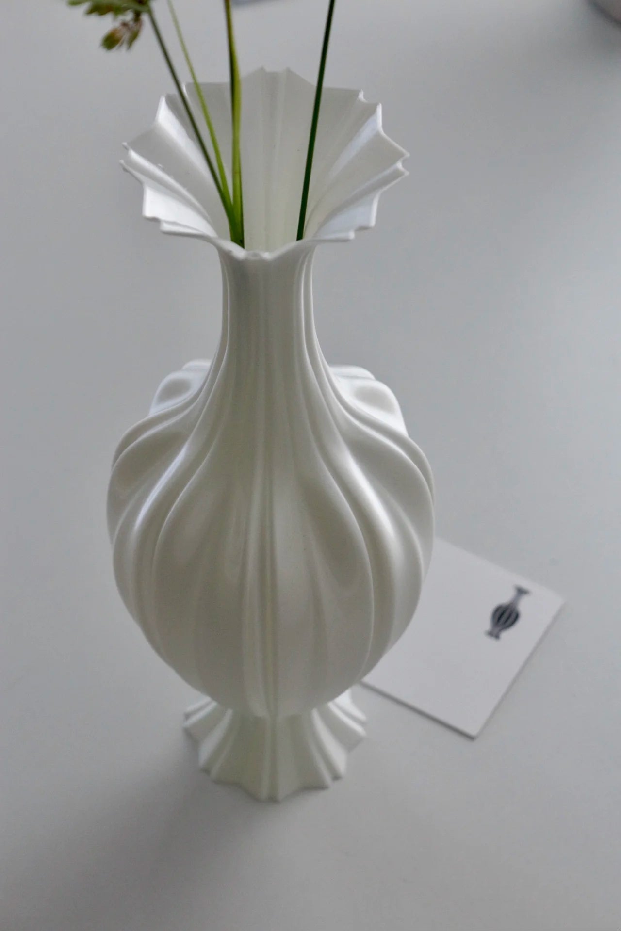 Eco-Friendly 3D Printed Silk Satin Vase Orientale Style Decor